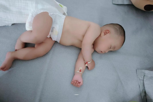 衡阳几个月宝宝会抬头